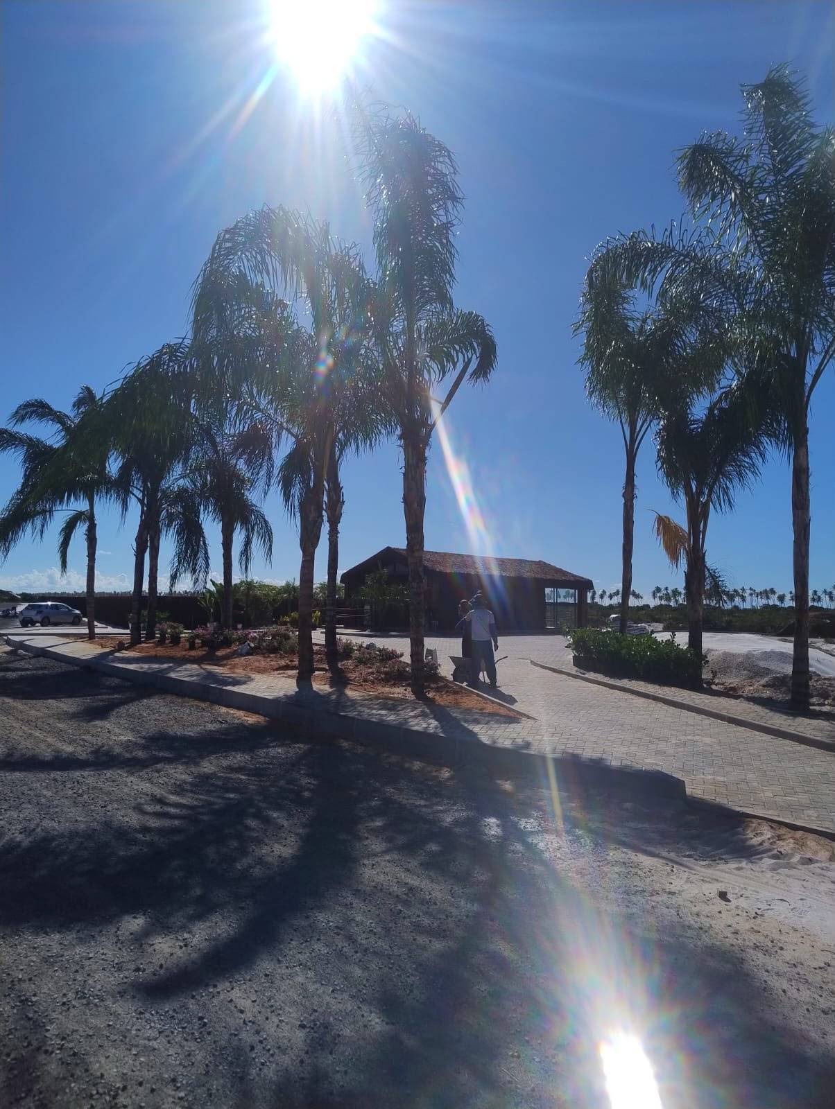 Riviera — canteiros da entrada