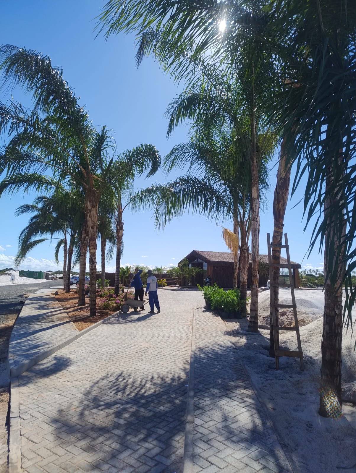 Riviera — portaria e alameda de acesso